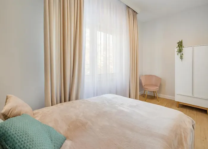 Double Rest, Sun & Snow *